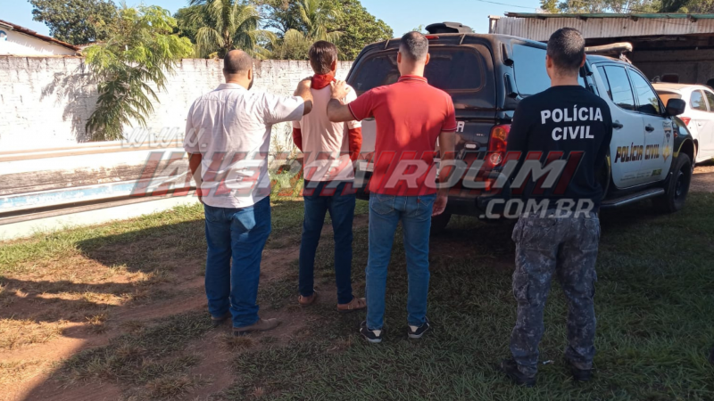 Policiais Civis da cidade de Costa Marques/RO, em conjunto com Policiais Civis da DEAM de Rolim de Moura/RO, cumprem prisão de investigado por perturbar adolescente de 15 anos. Policiais Civis da cidade de Costa Marques/RO, em conjunto com Policiais Civis da DEAM de Rolim de Moura/RO, cumprem prisão de investigado por perturbar adolescente de 15 anos.