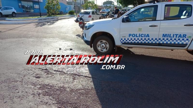 Segundo acidente de trânsito do dia envolveu carro e moto no Centro de Rolim de Moura Segundo acidente de trânsito do dia envolveu carro e moto no Centro de Rolim de Moura