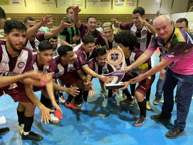 Sucatão de Pimenta Bueno garante título da 32ª Copa Rotary de Futsal em Rolim de Moura Sucatão de Pimenta Bueno garante título da 32ª Copa Rotary de Futsal em Rolim de Moura