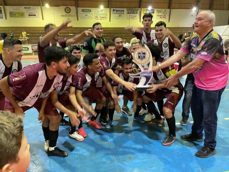 Sucatão de Pimenta Bueno garante título da 32ª Copa Rotary de Futsal em Rolim de Moura Sucatão de Pimenta Bueno garante título da 32ª Copa Rotary de Futsal em Rolim de Moura