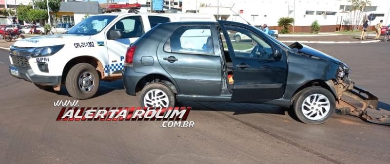 Terceiro acidente de trânsito do dia envolveu dois carros e uma bicicleta em Rolim de Moura Terceiro acidente de trânsito do dia envolveu dois carros e uma bicicleta em Rolim de Moura