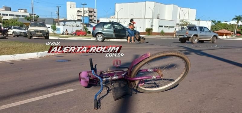 Terceiro acidente de trânsito do dia envolveu dois carros e uma bicicleta em Rolim de Moura Terceiro acidente de trânsito do dia envolveu dois carros e uma bicicleta em Rolim de Moura