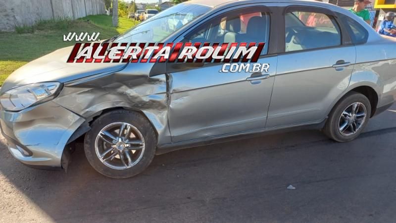 Terceiro acidente de trânsito do dia envolveu dois carros e uma bicicleta em Rolim de Moura Terceiro acidente de trânsito do dia envolveu dois carros e uma bicicleta em Rolim de Moura