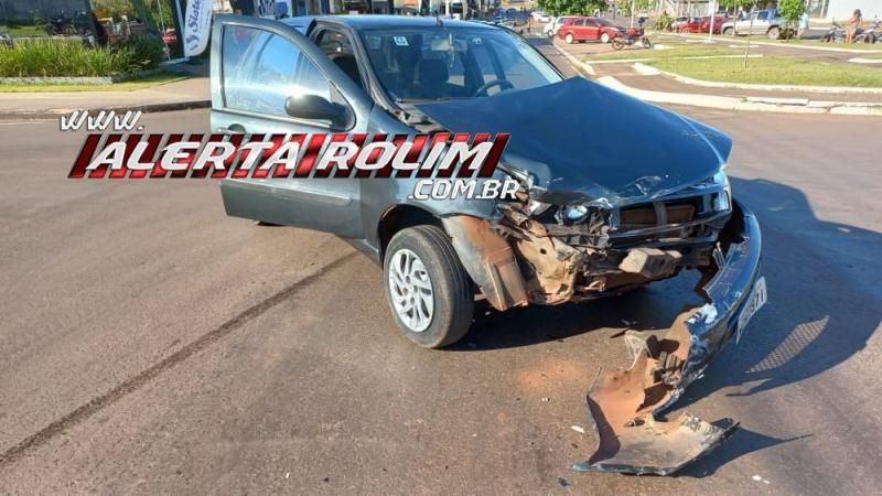 Terceiro acidente de trânsito do dia envolveu dois carros e uma bicicleta em Rolim de Moura Terceiro acidente de trânsito do dia envolveu dois carros e uma bicicleta em Rolim de Moura