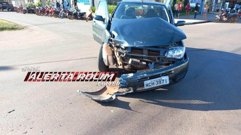 Terceiro acidente de trânsito do dia envolveu dois carros e uma bicicleta em Rolim de Moura Terceiro acidente de trânsito do dia envolveu dois carros e uma bicicleta em Rolim de Moura