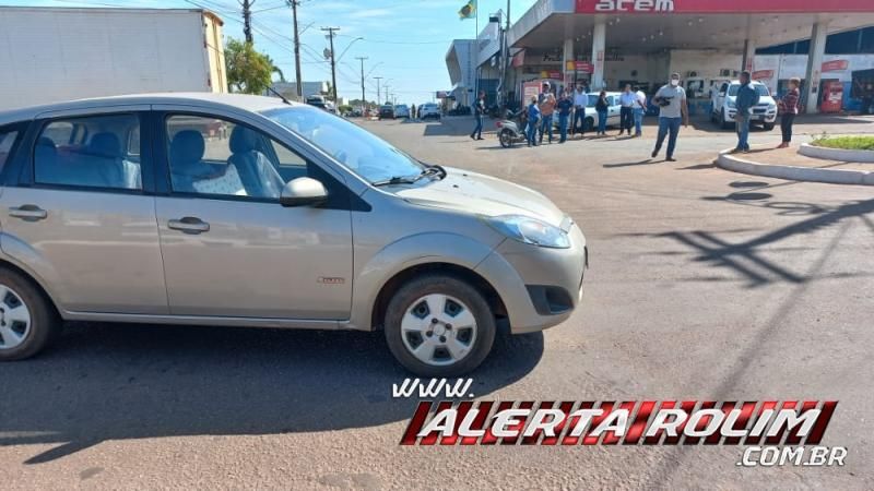 Acidente de trânsito nesta manhã em Rolim de Moura resultou em dois feridos Acidente de trânsito nesta manhã em Rolim de Moura resultou em dois feridos