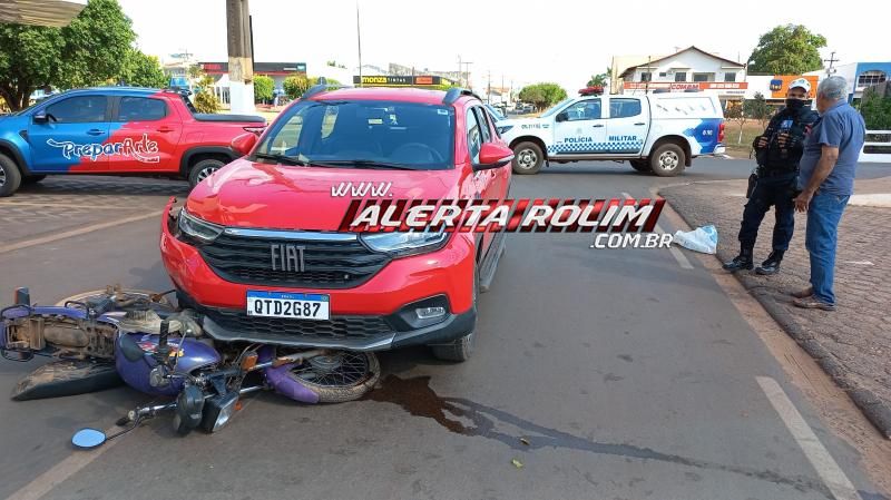 Acidente de trânsito nesta tarde deixou um ferido em Rolim de Moura Acidente de trânsito nesta tarde deixou um ferido em Rolim de Moura
