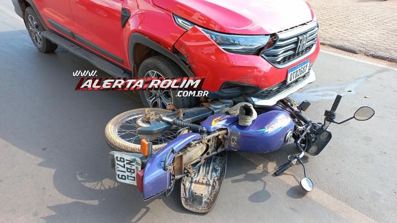 Acidente de trânsito nesta tarde deixou um ferido em Rolim de Moura Acidente de trânsito nesta tarde deixou um ferido em Rolim de Moura