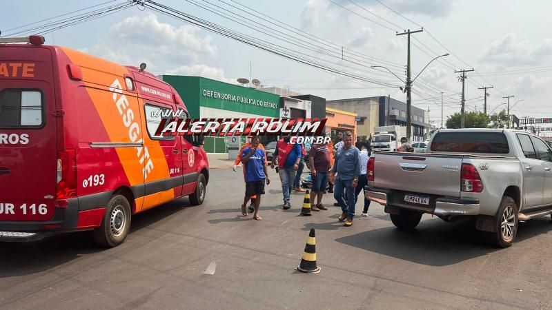 Acidente envolvendo mototáxi e caminhonete foi registrado nesta quinta-feira em Rolim de Moura Acidente envolvendo mototáxi e caminhonete foi registrado nesta quinta-feira em Rolim de Moura