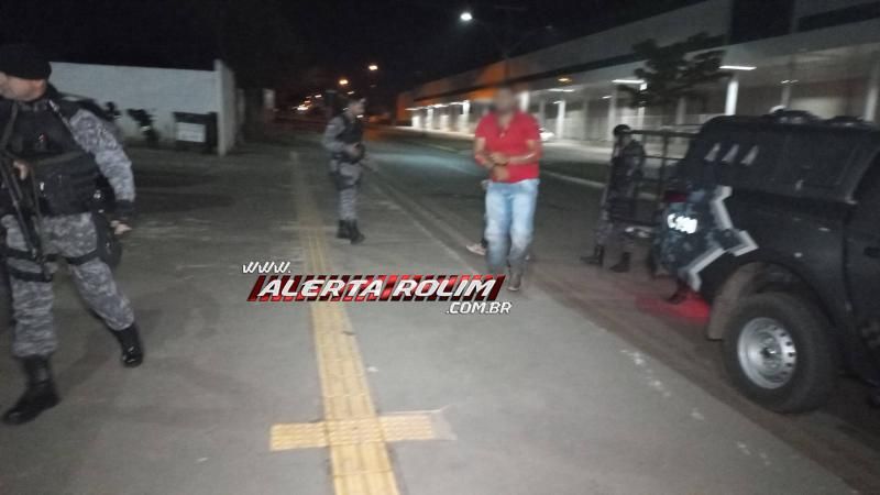 Após tentativa de fuga da PM, dois homens acabaram presos por crimes de porte ilegal de arma de fogo, crime ambiental e direção perigosa em Rolim de Moura; assista ao vídeo Após tentativa de fuga da PM, dois homens acabaram presos por crimes de porte ilegal de arma de fogo, crime ambiental e direção perigosa em Rolim de Moura; assista ao vídeo