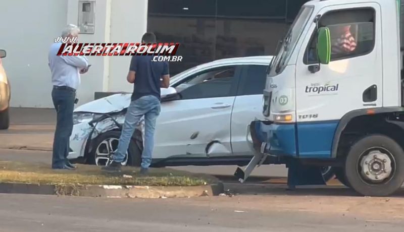 Colisão entre carro e caminhão deixou uma pessoa ferida nesta manhã em Rolim de Moura