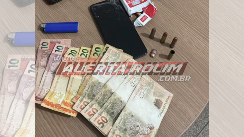 Durante roubo em conveniência, bandidos efetuaram vários disparos e em ação rápida da PM um deles foi preso em Rolim de Moura - Vídeo Durante roubo em conveniência, bandidos efetuaram vários disparos e em ação rápida da PM um deles foi preso em Rolim de Moura - Vídeo