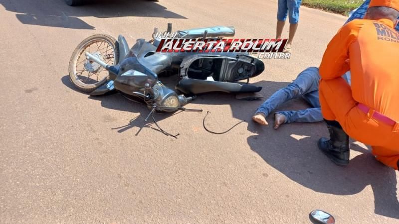 Avô e neta ficaram feridos após sofrerem queda de moto nesta manhã em Rolim de Moura; Condutor fraturou a perna Avô e neta ficaram feridos após sofrerem queda de moto nesta manhã em Rolim de Moura; Condutor fraturou a perna