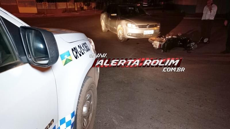 Gestante e criança foram socorridas após colisão entre carro e moto em Rolim de Moura Gestante e criança foram socorridas após colisão entre carro e moto em Rolim de Moura