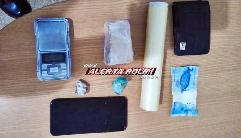 Homem, que possui várias passagens pela justiça foi preso novamente pela Polícia Militar em Rolim de Moura por crime de tráfico de drogas Homem, que possui várias passagens pela justiça foi preso novamente pela Polícia Militar em Rolim de Moura por crime de tráfico de drogas