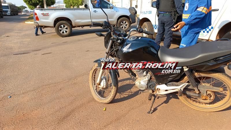 PM registrou acidente de transito envolvendo moto e caminhonete nesta manhã em Rolim de Moura PM registrou acidente de transito envolvendo moto e caminhonete nesta manhã em Rolim de Moura