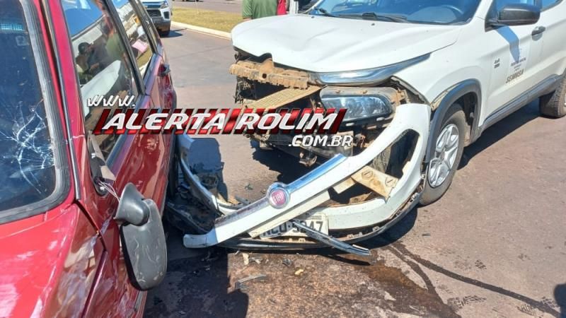 Segundo acidente de trânsito do dia em Rolim de Moura envolveu veículo da SEMUSA de Nova Brasilândia do Oeste Segundo acidente de trânsito do dia em Rolim de Moura envolveu veículo da SEMUSA de Nova Brasilândia do Oeste
