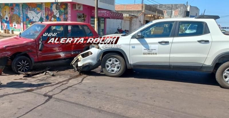Segundo acidente de trânsito do dia em Rolim de Moura envolveu veículo da SEMUSA de Nova Brasilândia do Oeste Segundo acidente de trânsito do dia em Rolim de Moura envolveu veículo da SEMUSA de Nova Brasilândia do Oeste