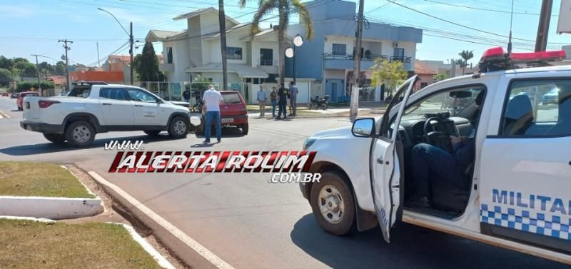 Segundo acidente de trânsito do dia em Rolim de Moura envolveu veículo da SEMUSA de Nova Brasilândia do Oeste Segundo acidente de trânsito do dia em Rolim de Moura envolveu veículo da SEMUSA de Nova Brasilândia do Oeste