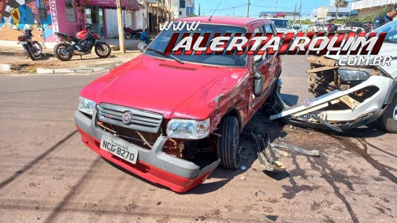 Segundo acidente de trânsito do dia em Rolim de Moura envolveu veículo da SEMUSA de Nova Brasilândia do Oeste Segundo acidente de trânsito do dia em Rolim de Moura envolveu veículo da SEMUSA de Nova Brasilândia do Oeste