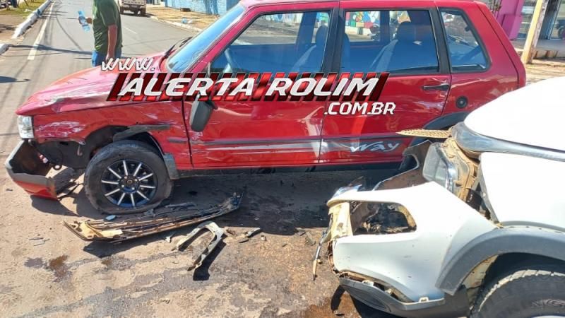 Segundo acidente de trânsito do dia em Rolim de Moura envolveu veículo da SEMUSA de Nova Brasilândia do Oeste Segundo acidente de trânsito do dia em Rolim de Moura envolveu veículo da SEMUSA de Nova Brasilândia do Oeste