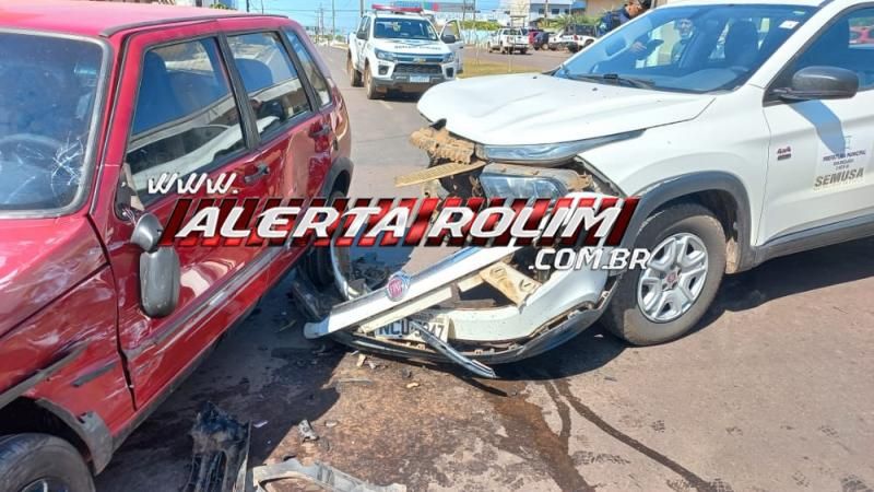 Segundo acidente de trânsito do dia em Rolim de Moura envolveu veículo da SEMUSA de Nova Brasilândia do Oeste Segundo acidente de trânsito do dia em Rolim de Moura envolveu veículo da SEMUSA de Nova Brasilândia do Oeste