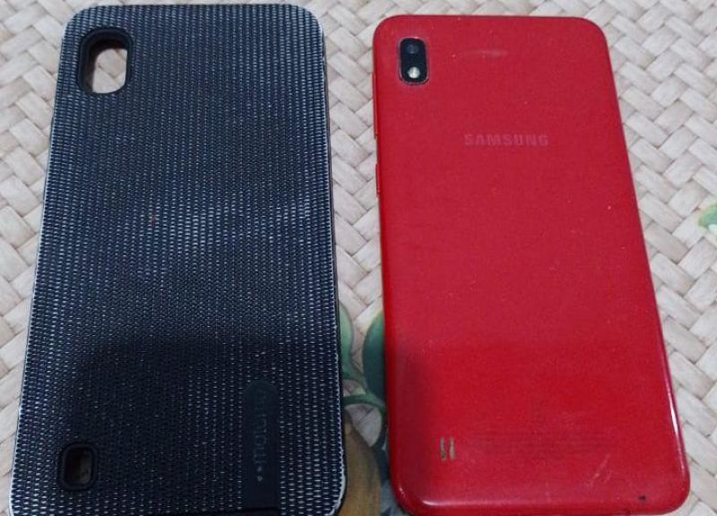 Telefone foi encontrado no parque de exposição e procura-se pelo proprietário Telefone foi encontrado no parque de exposição e procura-se pelo proprietário