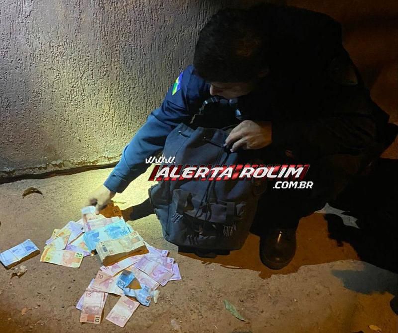 URGENTE - Após furto de mais de 50 mil reais em Lotérica em Rolim de Moura, PM agiu rápido e prendeu 05 bandidos; todo o dinheiro levado foi recuperado URGENTE - Após furto de mais de 50 mil reais em Lotérica em Rolim de Moura, PM agiu rápido e prendeu 05 bandidos; todo o dinheiro levado foi recuperado