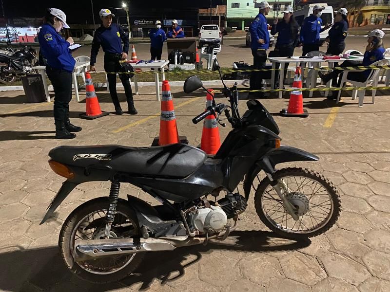 Veículo furtado foi recuperado durante ação conjunta da CIRETRAN e Polícia Civil em Rolim de Moura Veículo furtado foi recuperado durante ação conjunta da CIRETRAN e Polícia Civil em Rolim de Moura