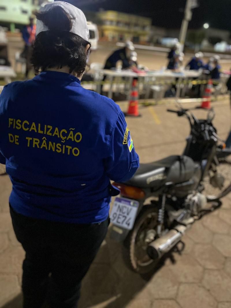 Veículo furtado foi recuperado durante ação conjunta da CIRETRAN e Polícia Civil em Rolim de Moura Veículo furtado foi recuperado durante ação conjunta da CIRETRAN e Polícia Civil em Rolim de Moura