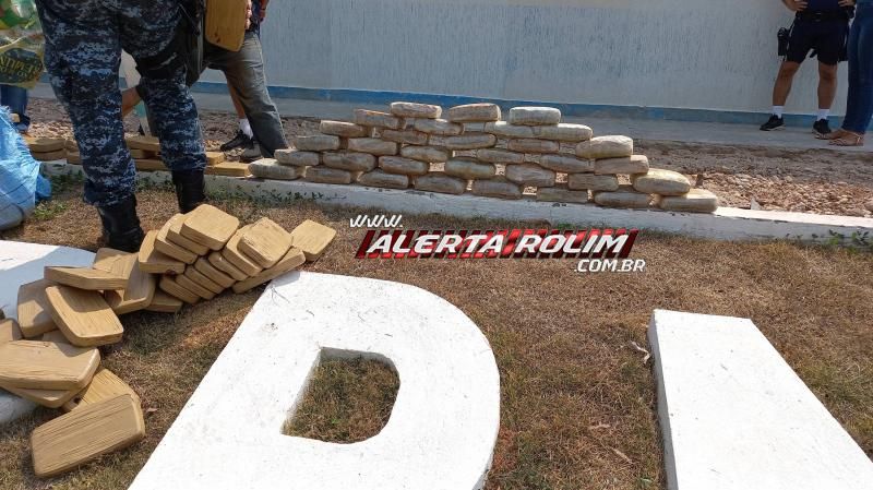 ATUALIZADO - 131 kg de drogas avaliadas em mais de 20 milhões de reais foi apreendida pela PM, na região da Zona da Mata ATUALIZADO - 131 kg de drogas avaliadas em mais de 20 milhões de reais foi apreendida pela PM, na região da Zona da Mata