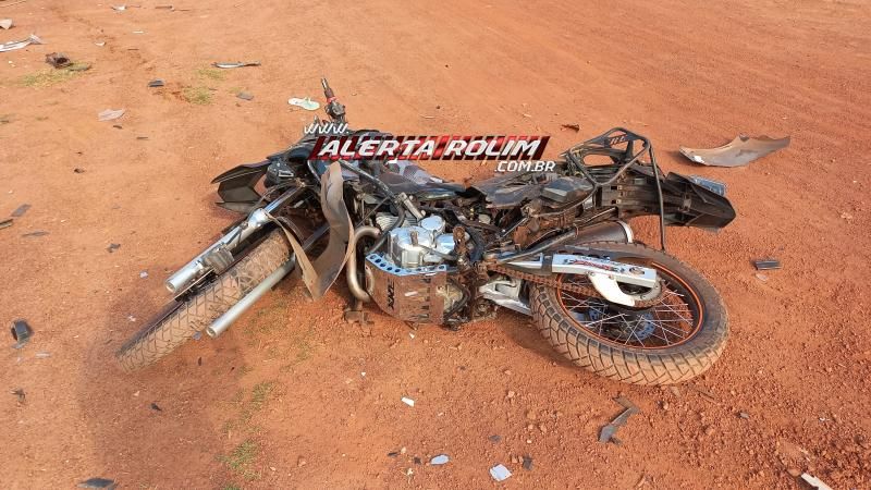Colisão entre carro em moto nesta manhã de segunda-feira deixou casal ferido em Rolim de Moura Colisão entre carro em moto nesta manhã de segunda-feira deixou casal ferido em Rolim de Moura