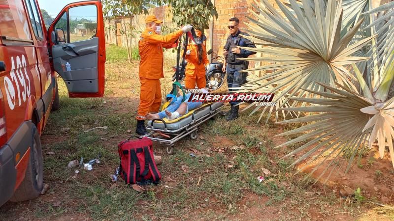 Colisão entre carro em moto nesta manhã de segunda-feira deixou casal ferido em Rolim de Moura Colisão entre carro em moto nesta manhã de segunda-feira deixou casal ferido em Rolim de Moura