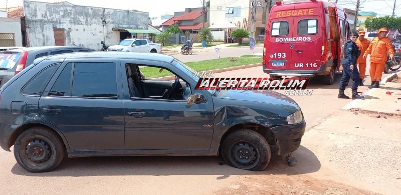 Colisão entre carro e moto deixou uma pessoa ferida nesta quarta-feira me Rolim de Moura Colisão entre carro e moto deixou uma pessoa ferida nesta quarta-feira me Rolim de Moura