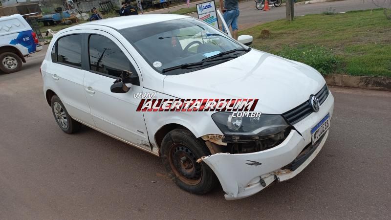 Adolescente conduzindo moto ficou ferido após colisão com carro em Rolim de Moura Adolescente conduzindo moto ficou ferido após colisão com carro em Rolim de Moura