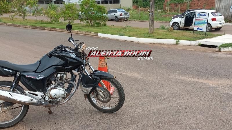 Adolescente conduzindo moto ficou ferido após colisão com carro em Rolim de Moura Adolescente conduzindo moto ficou ferido após colisão com carro em Rolim de Moura
