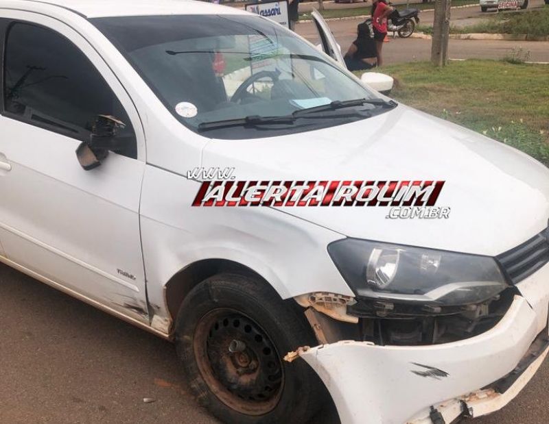 Adolescente conduzindo moto ficou ferido após colisão com carro em Rolim de Moura Adolescente conduzindo moto ficou ferido após colisão com carro em Rolim de Moura