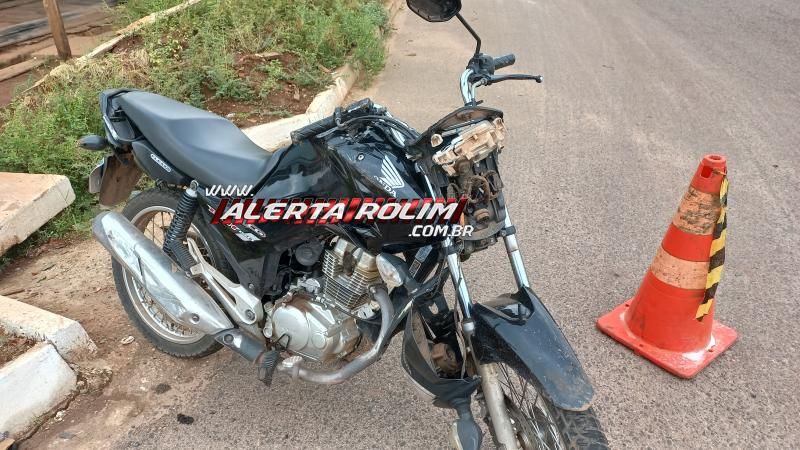 Adolescente conduzindo moto ficou ferido após colisão com carro em Rolim de Moura Adolescente conduzindo moto ficou ferido após colisão com carro em Rolim de Moura