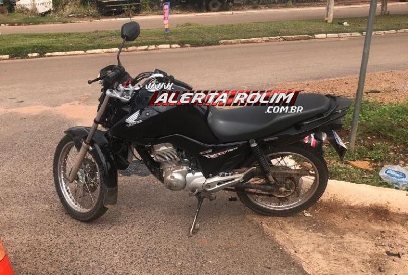 Adolescente conduzindo moto ficou ferido após colisão com carro em Rolim de Moura Adolescente conduzindo moto ficou ferido após colisão com carro em Rolim de Moura