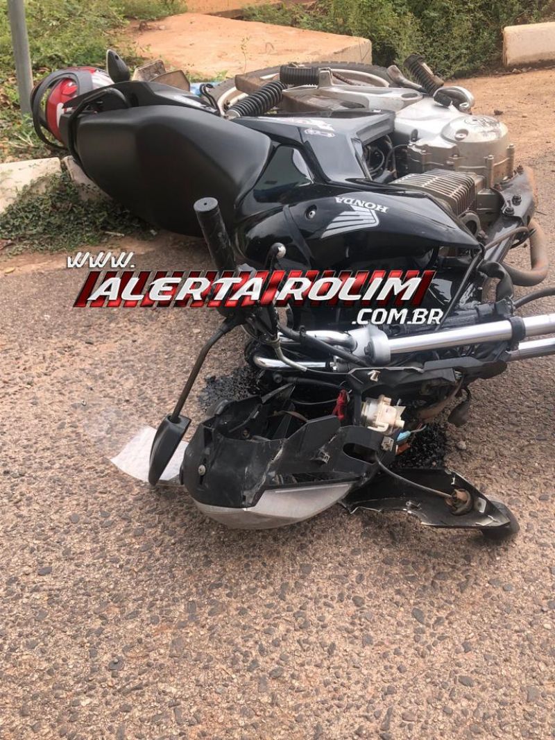 Adolescente conduzindo moto ficou ferido após colisão com carro em Rolim de Moura Adolescente conduzindo moto ficou ferido após colisão com carro em Rolim de Moura