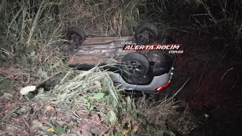 Após perder controle da direção, condutor de Jeep capotou na RO 383 em Santa Luzia Após perder controle da direção, condutor de Jeep capotou na RO 383 em Santa Luzia