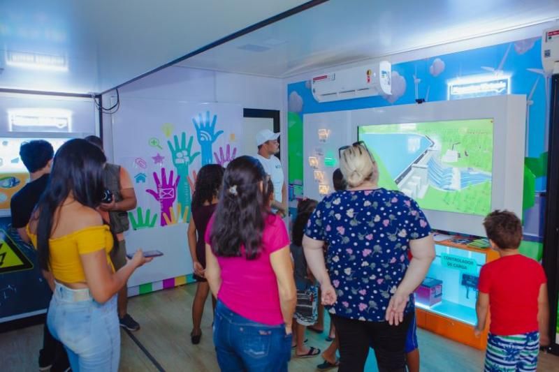 Caminhão itinerante da Energisa percorre escolas de Cacoal e Santa Luzia D’Oeste para ensinar sobre o uso eficiente da energia Caminhão itinerante da Energisa percorre escolas de Cacoal e Santa Luzia D’Oeste para ensinar sobre o uso eficiente da energia