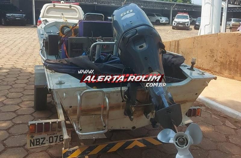 Dupla foi presa pela Polícia Militar enquanto transportava carregamento de drogas da Bolívia para Rondônia Dupla foi presa pela Polícia Militar enquanto transportava carregamento de drogas da Bolívia para Rondônia