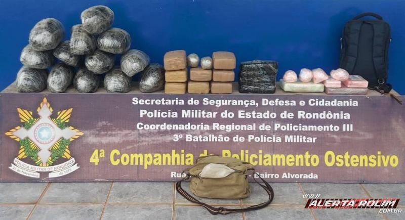 Dupla foi presa pela Polícia Militar enquanto transportava carregamento de drogas da Bolívia para Rondônia Dupla foi presa pela Polícia Militar enquanto transportava carregamento de drogas da Bolívia para Rondônia