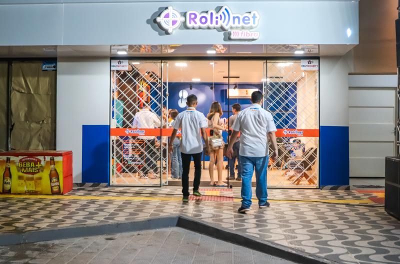 Happy Hour com música ao vivo marca inauguração da terceira filial da Rolim Net em Rolim de Moura Happy Hour com música ao vivo marca inauguração da terceira filial da Rolim Net em Rolim de Moura
