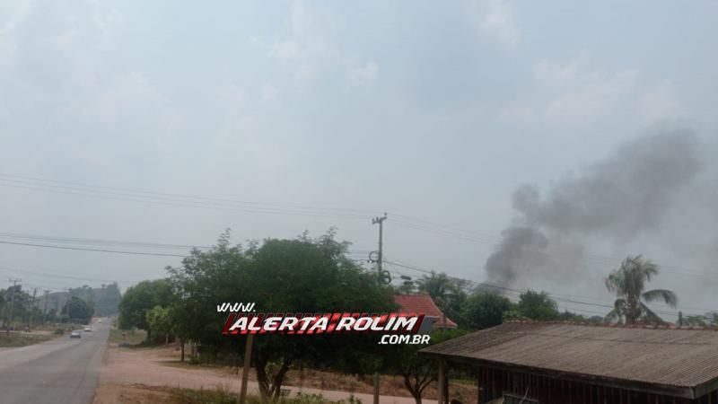 Incêndio destruiu residência em chácara de Santa Luzia do Oeste - Vídeo Incêndio destruiu residência em chácara de Santa Luzia do Oeste - Vídeo