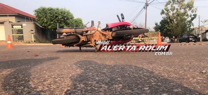 Manhã de segunda-feira registrou acidente de trânsito envolvendo carro e moto em Rolim de Moura Manhã de segunda-feira registrou acidente de trânsito envolvendo carro e moto em Rolim de Moura