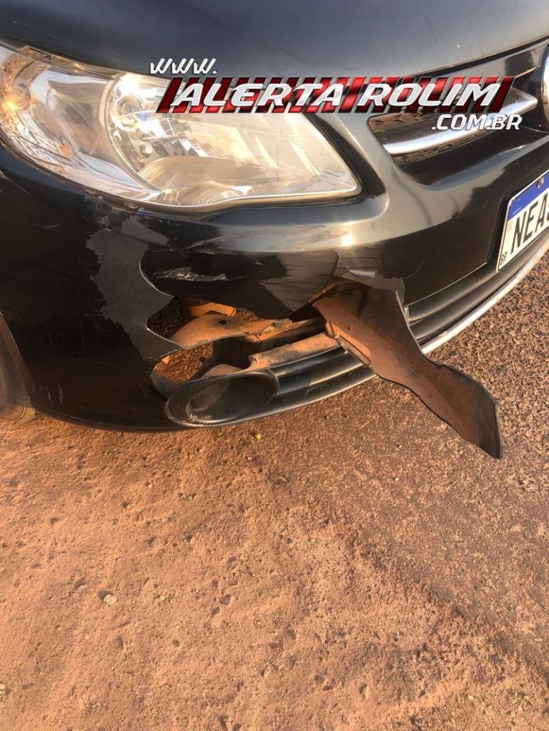 Manhã de segunda-feira registrou acidente de trânsito envolvendo carro e moto em Rolim de Moura Manhã de segunda-feira registrou acidente de trânsito envolvendo carro e moto em Rolim de Moura