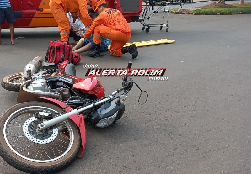 Motociclista fraturou braço após bater em carretinha de outra moto no Centro de Rolim de Moura Motociclista fraturou braço após bater em carretinha de outra moto no Centro de Rolim de Moura