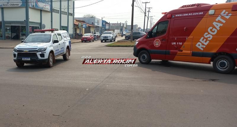 Motociclista fraturou braço após bater em carretinha de outra moto no Centro de Rolim de Moura Motociclista fraturou braço após bater em carretinha de outra moto no Centro de Rolim de Moura